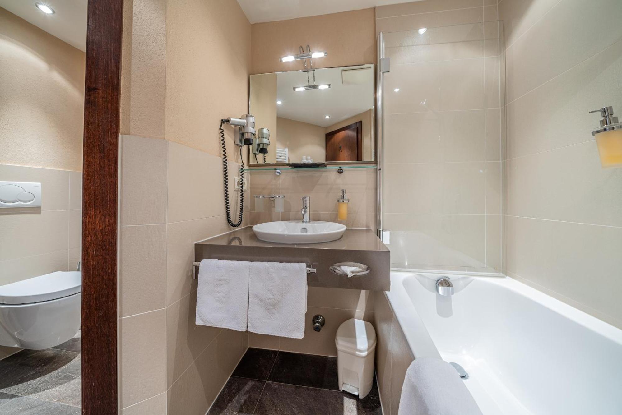 Hotel Madeleine Обергургл Екстериор снимка
